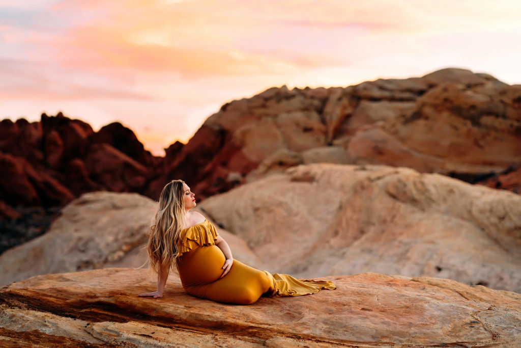 beautiful sunset maternity session at Valley of Fire outside of Las Vegas