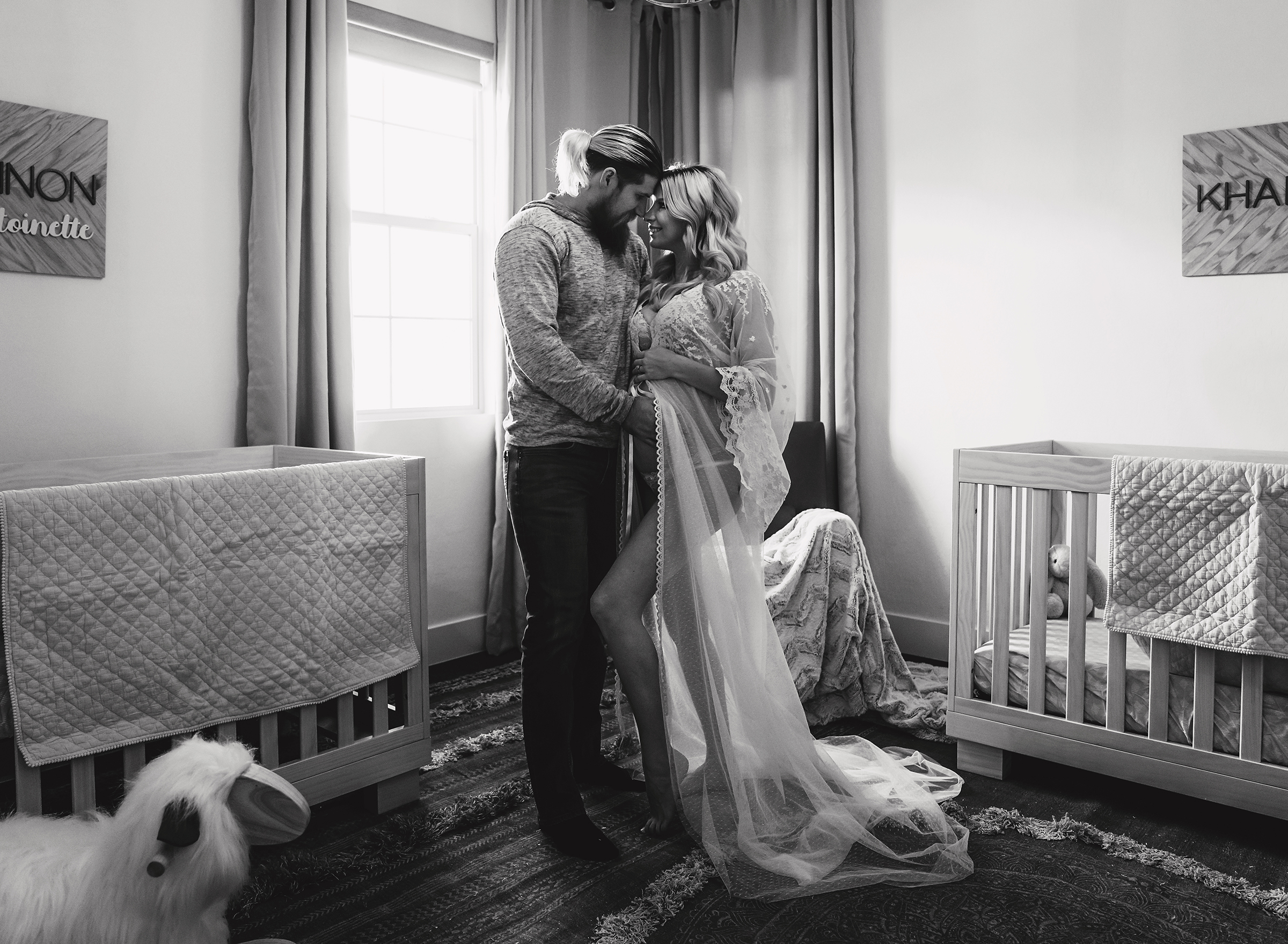Las Vegas couple during maternity session at home