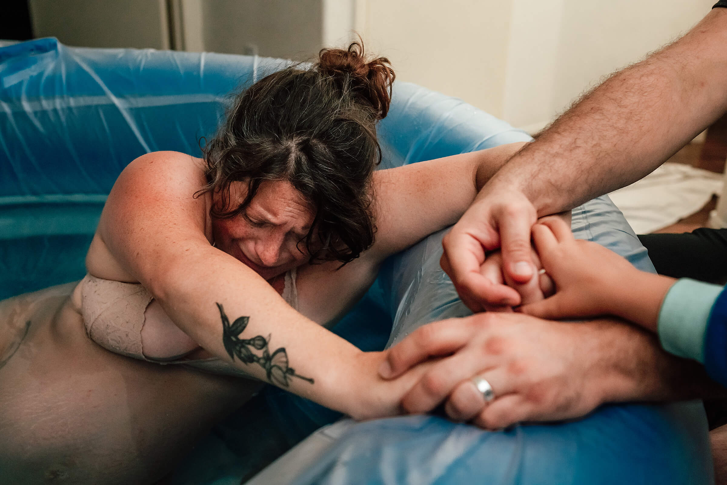 laboring in the birth tub during a Las Vegas homebirth