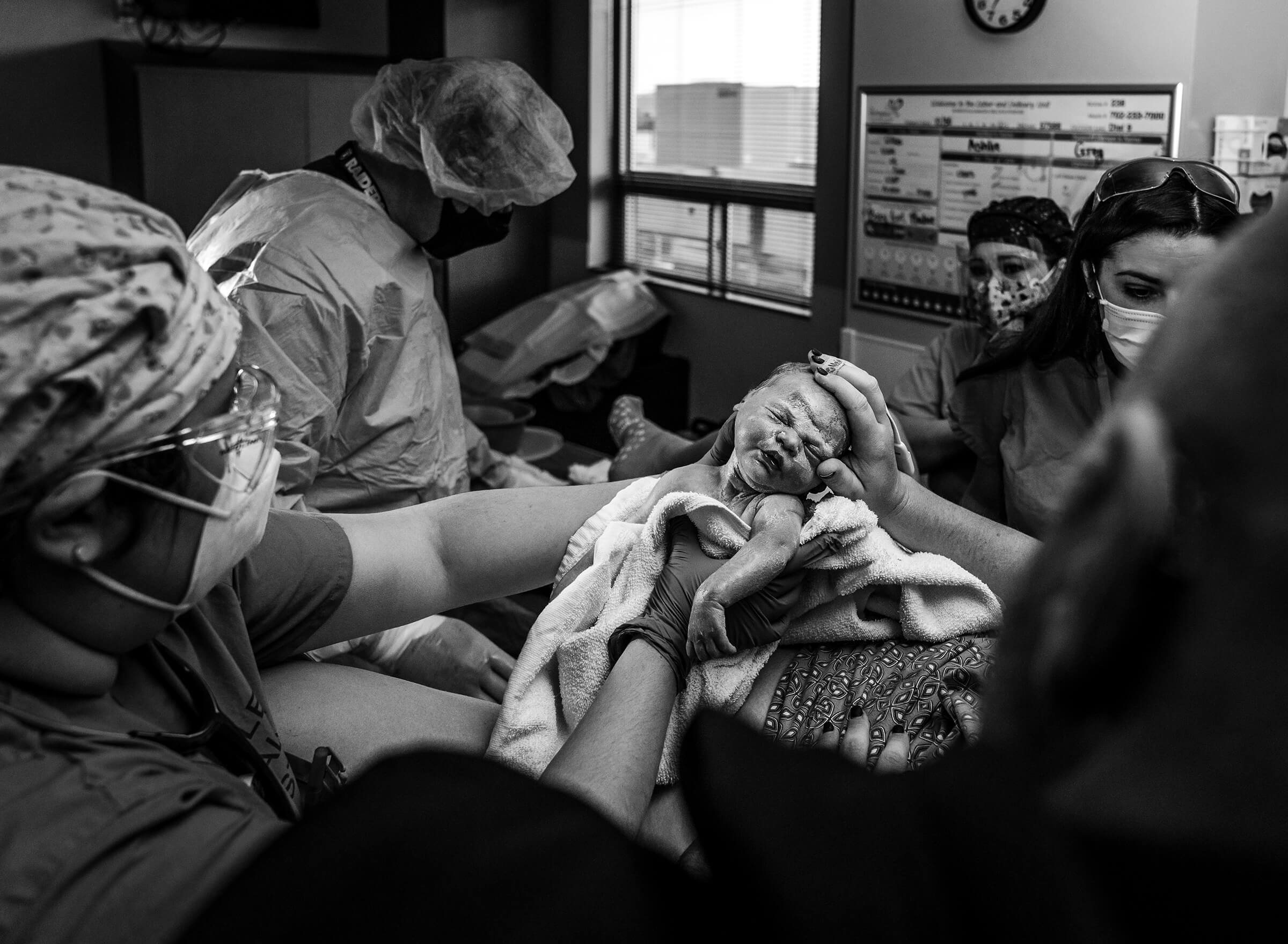 powerful birth photography image by Little Loo Photography