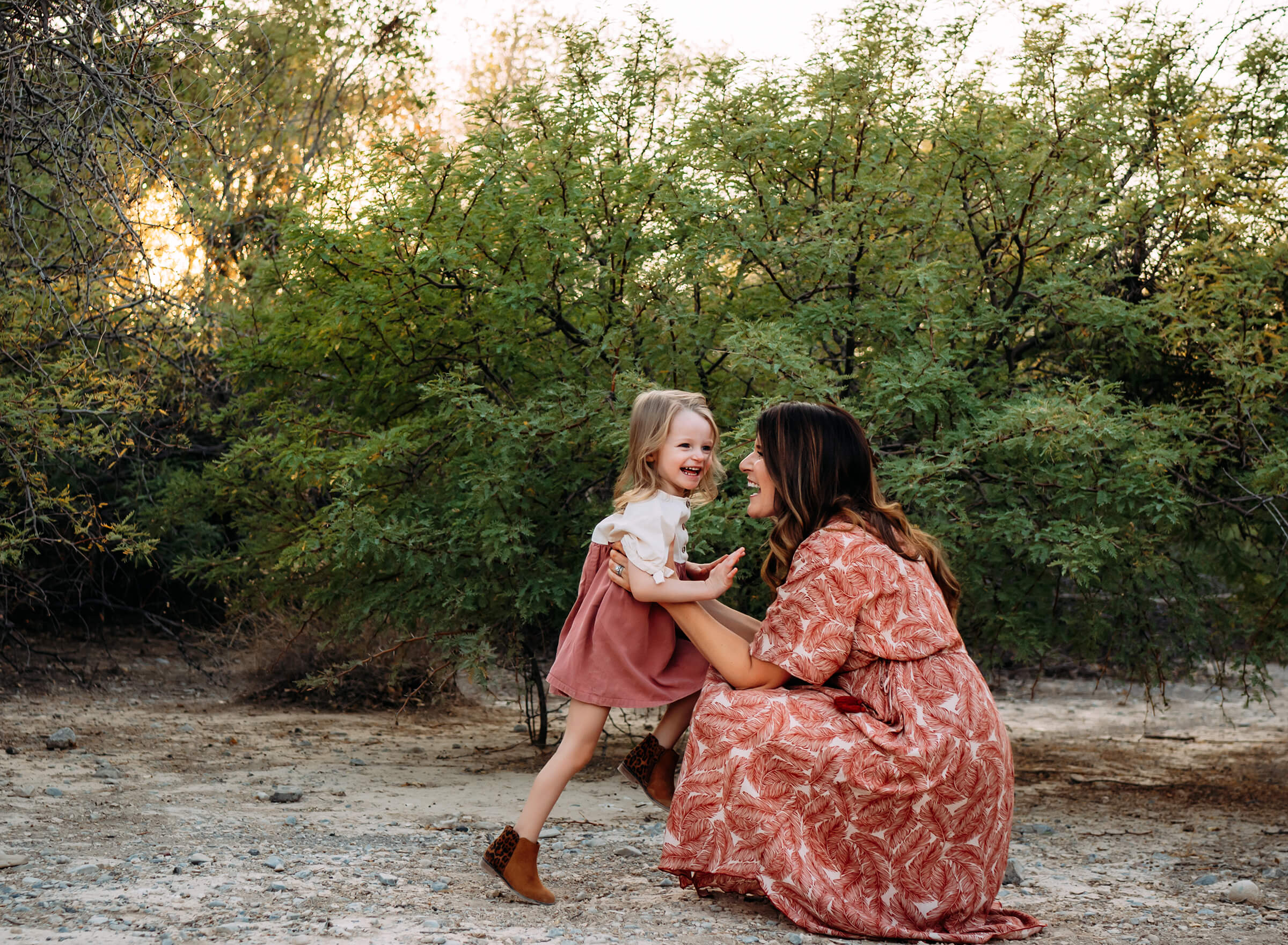 bringing mom down to child's level during family session