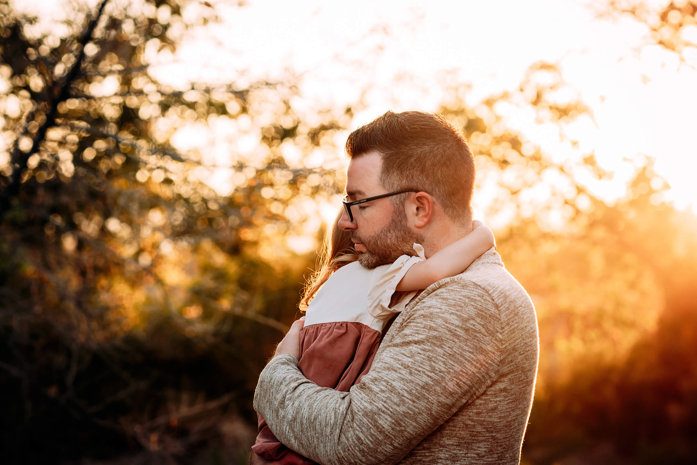 precious moments between dad and daughter during family session 
