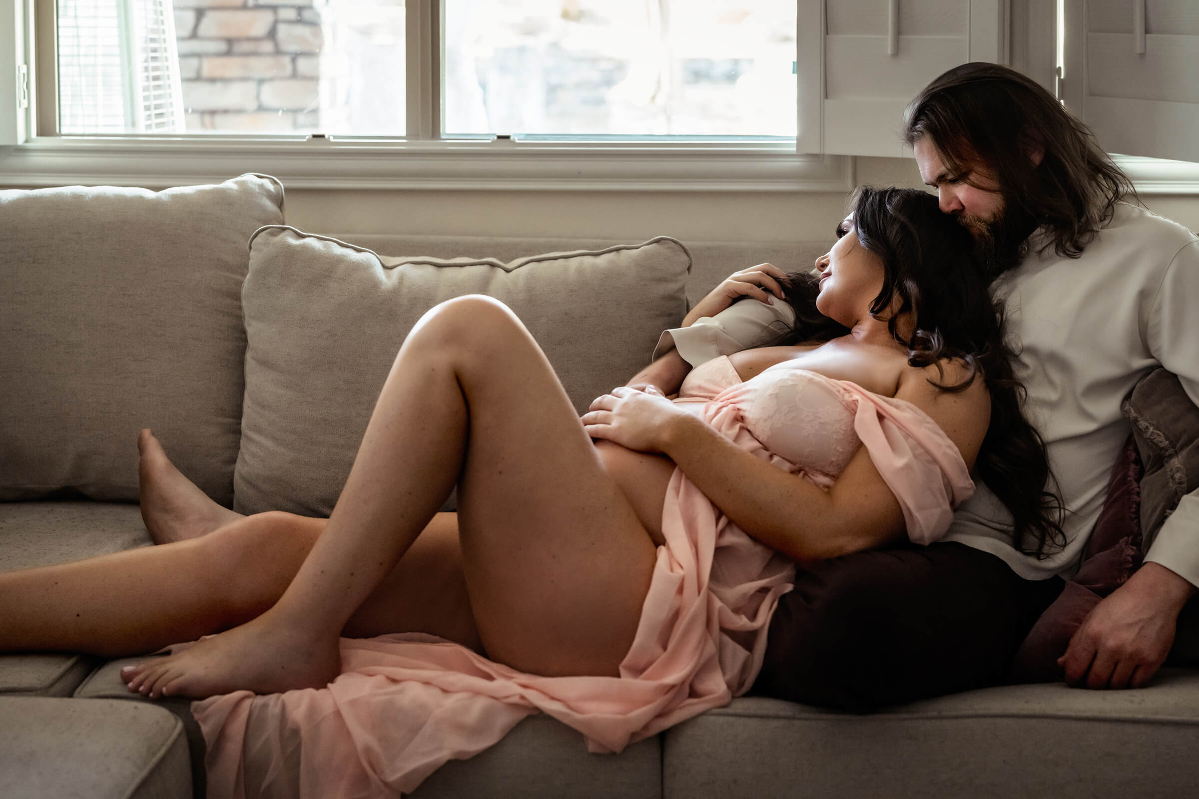 in-home maternity session in Las Vegas