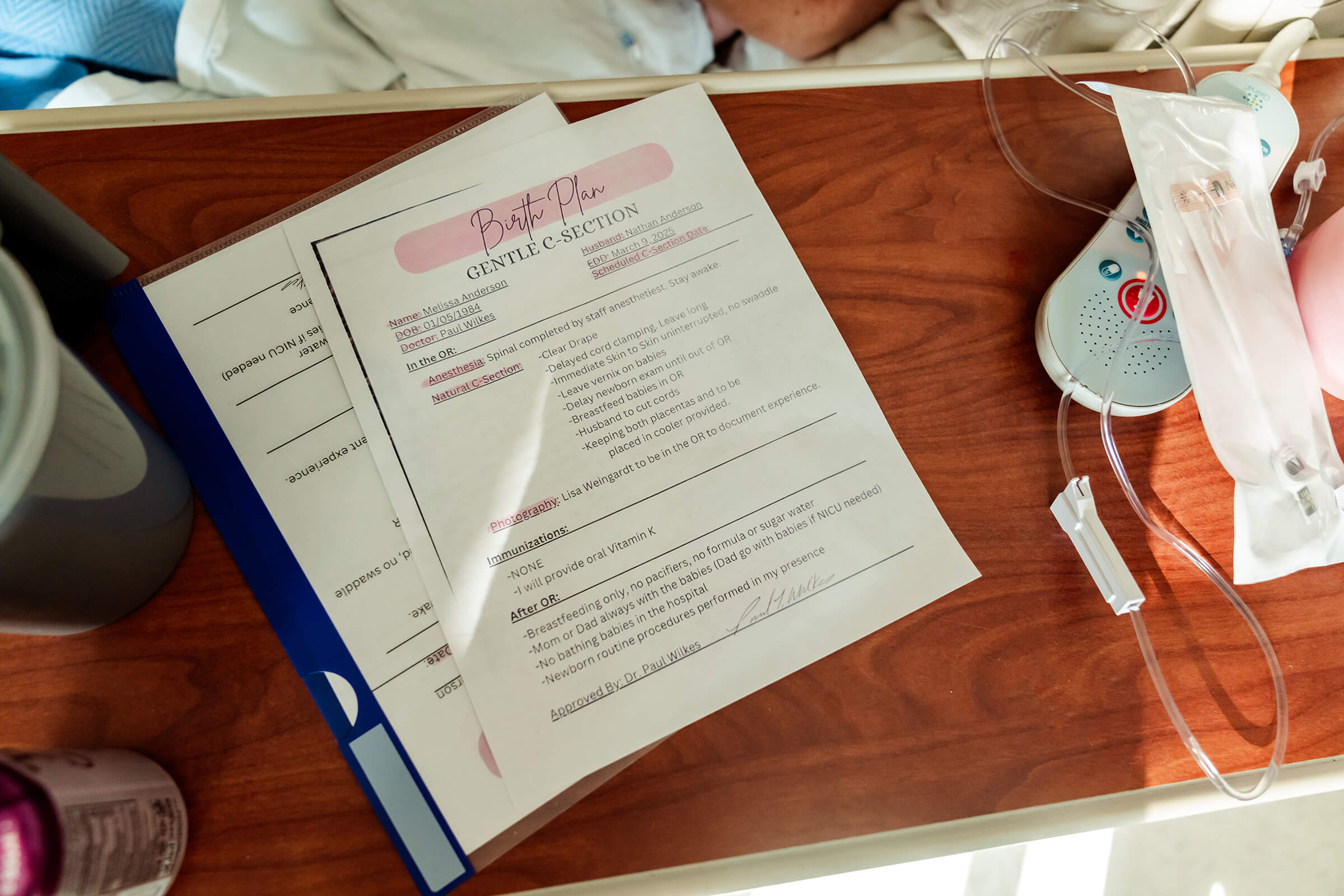 a birth plan prepared for a twin birth in the operating room for a cesarean.